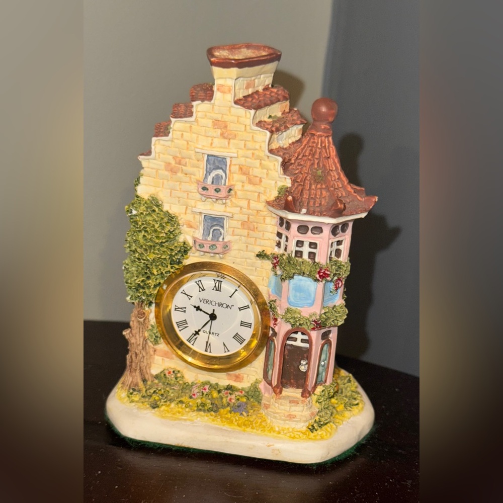 Verichron Quartz Vintage Village Cottage Clock